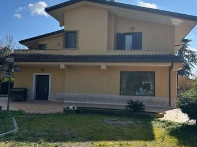 Villa in vendita a Frosinone FR