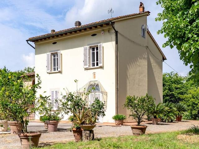 Villa in vendita a Fucecchio FI
