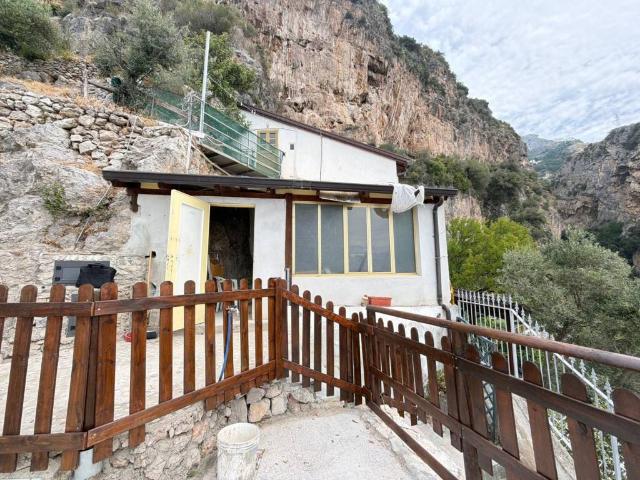 Villa in vendita a Furore SA