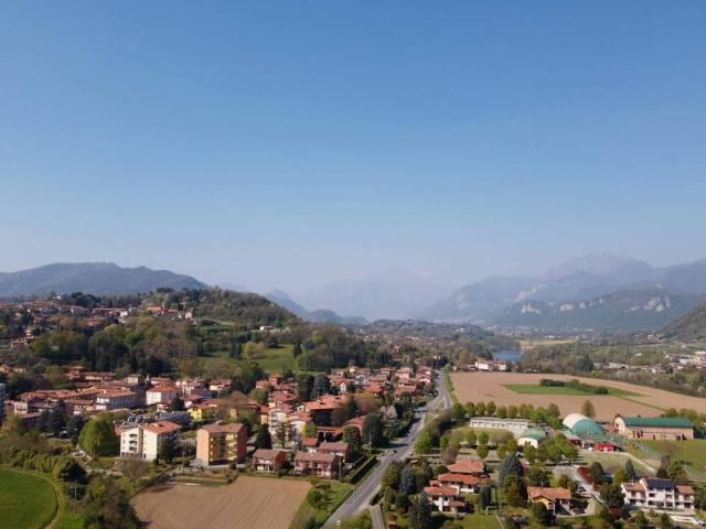 Villa in vendita a Imbersago LC