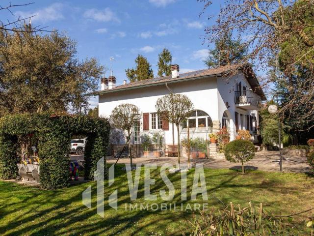 Villa in vendita a Imbersago LC