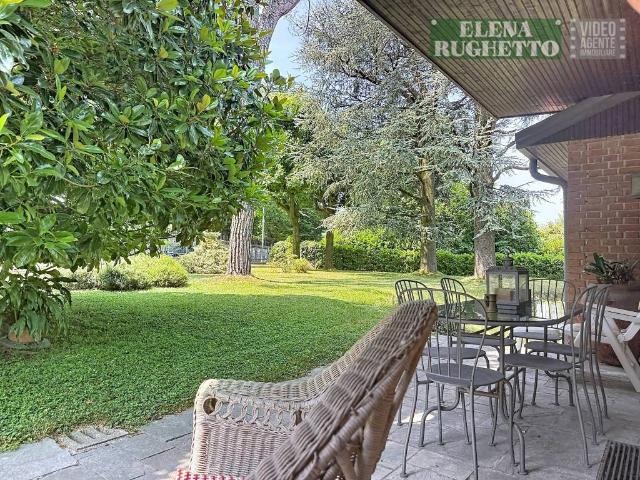 Villa in vendita a Imbersago LC