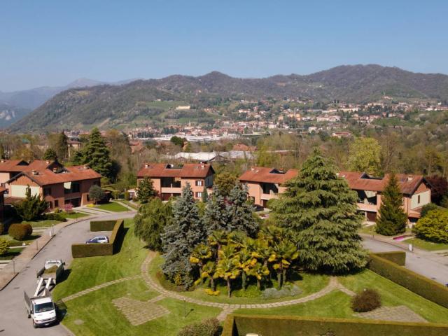 Villa in vendita a Imbersago, Villaggio Monsereno