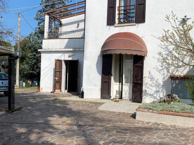 Villa in vendita a Imola BO