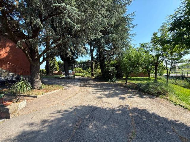 Villa in vendita a Imola BO