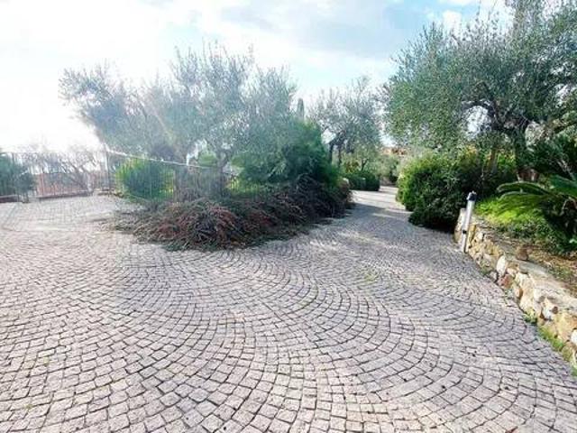 Villa in vendita a Imperia IM