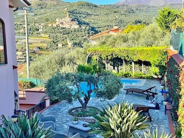 Villa in vendita a Imperia IM