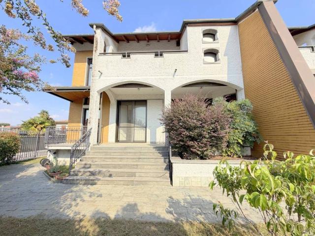 Villa in vendita a Inveruno MI