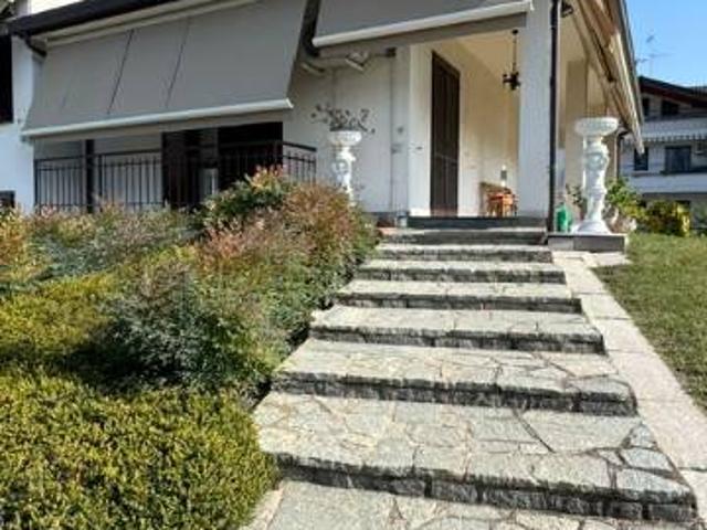 Villa in vendita a Inveruno MI