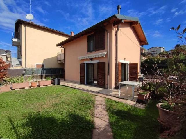 Villa in vendita a Inverigo CO