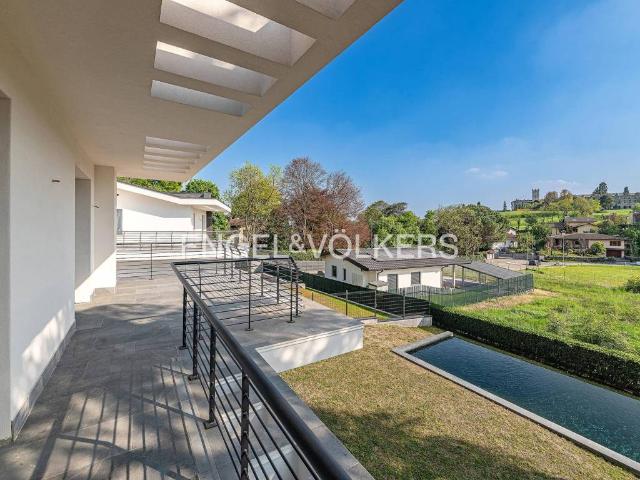 Villa in vendita a Inverigo CO