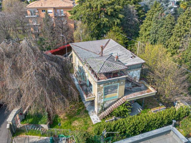 Villa in vendita a Inverigo CO