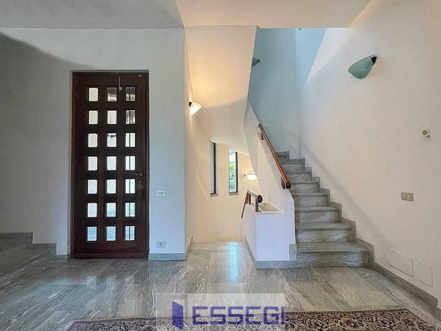 Villa in vendita a Inverigo CO