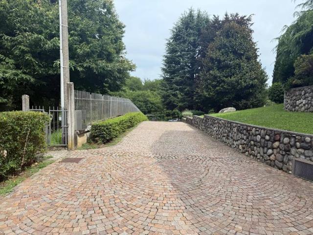 Villa in vendita a Inverigo CO