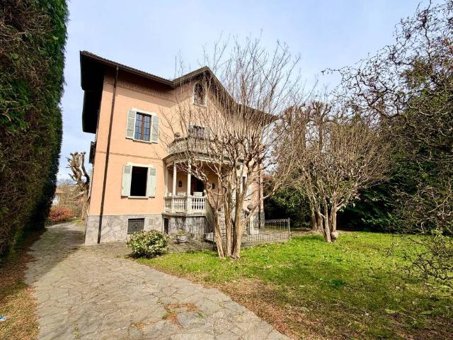 Villa in vendita a Invorio NO