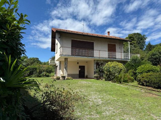 Villa in vendita a Invorio NO