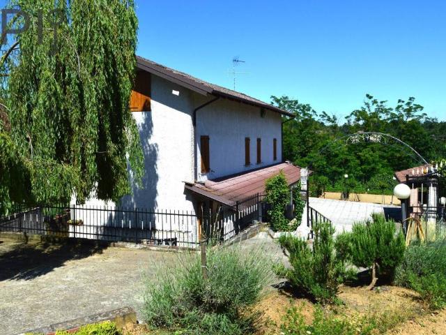 Villa in vendita a Incisa Scapaccino AT