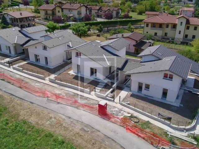Villa in vendita a Idro BS
