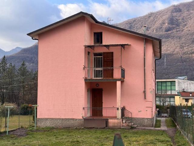 Villa in vendita a Idro BS