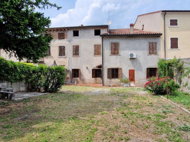 Villa in vendita a Illasi VR