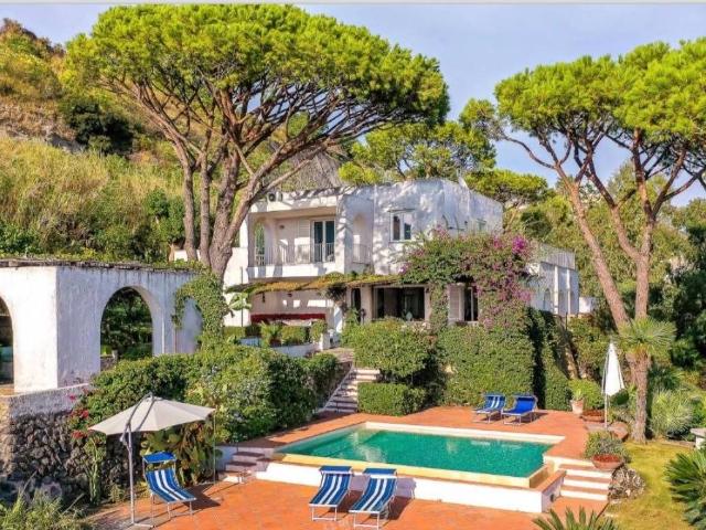 Villa in vendita a Ischia NA