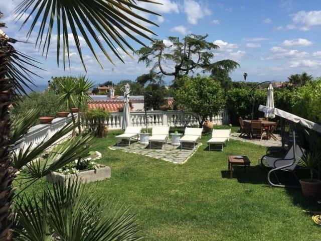 Villa in vendita a Ischia NA