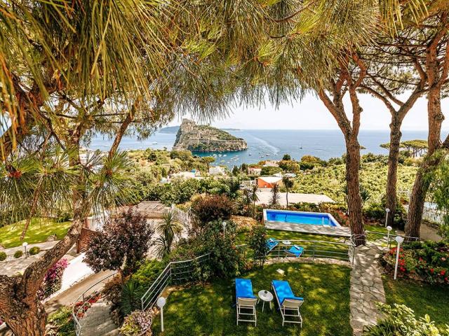 Villa in vendita a Ischia NA