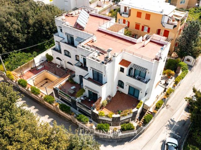 Villa in vendita a Ischia NA