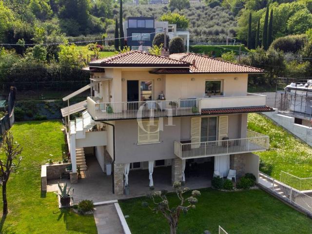 Villa in vendita a Iseo BS