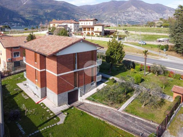 Villa in vendita a Iseo BS