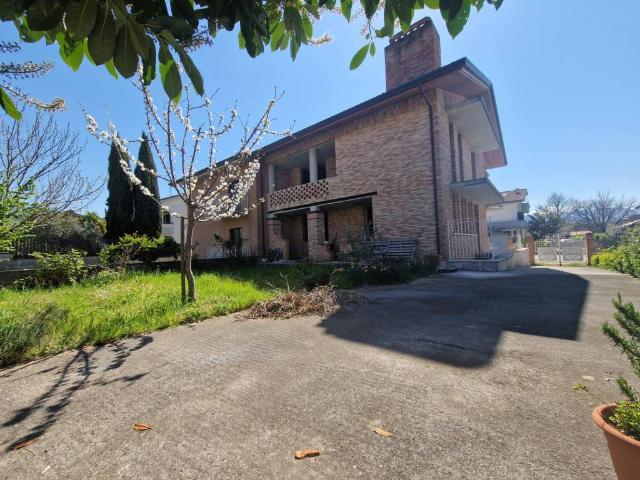 Villa in vendita a Isernia IS