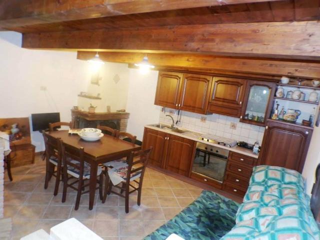Villa in vendita a Isola del Gran Sasso d'Italia TE