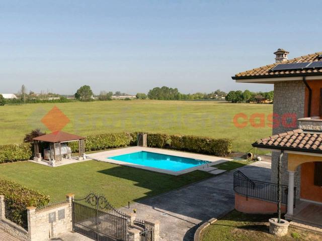 Villa in vendita a Isola Della Scala