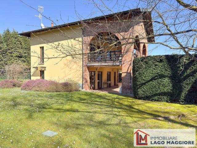 Villa in vendita a Ispra VA