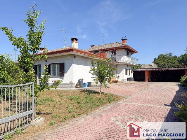 Villa in vendita a Ispra VA
