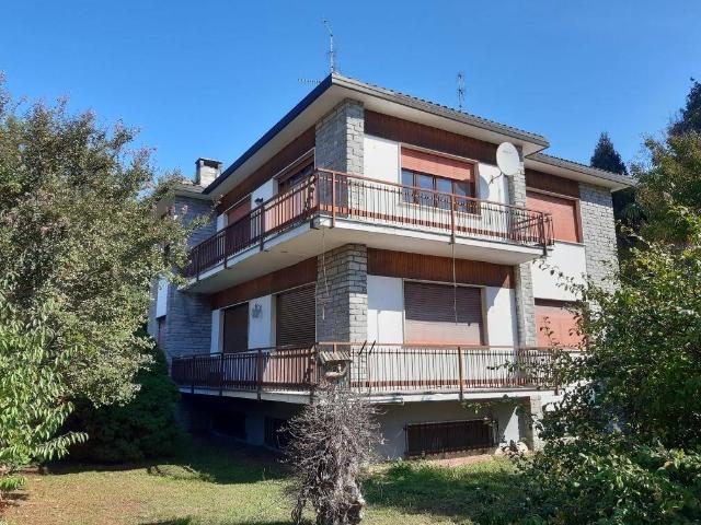 Villa in vendita a Ispra VA