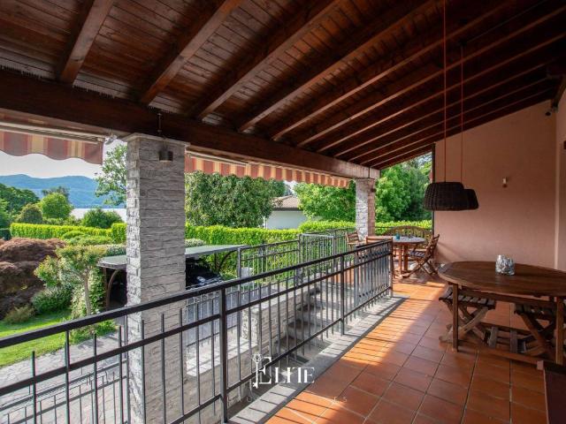 Villa in vendita a Ispra VA