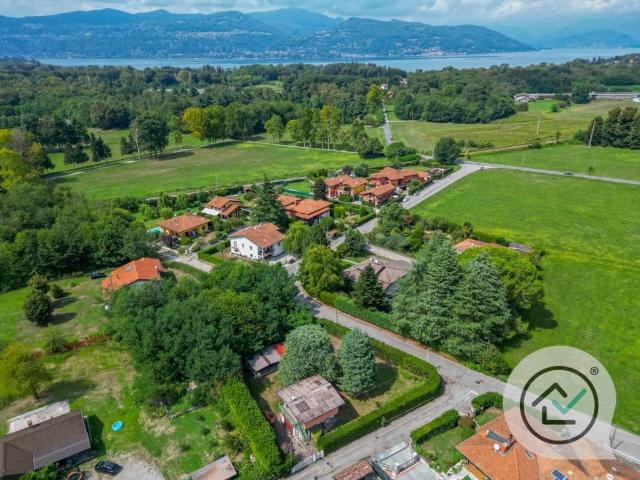 Villa in vendita a Ispra VA