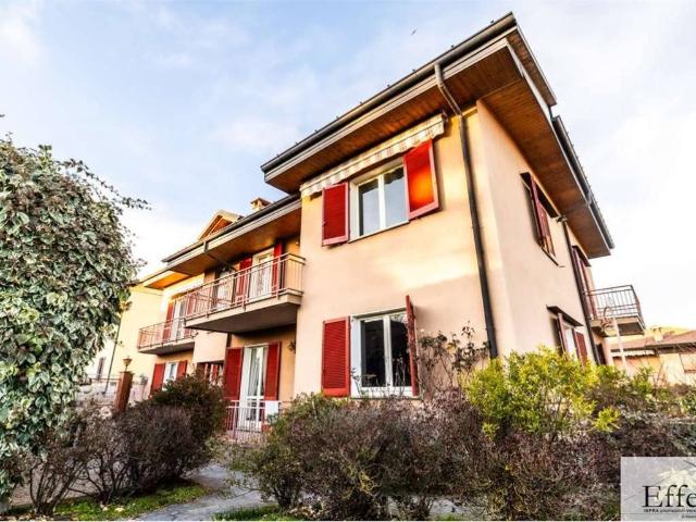 Villa in vendita a Ispra VA