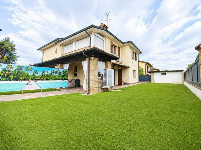 Villa in vendita a Crema CR