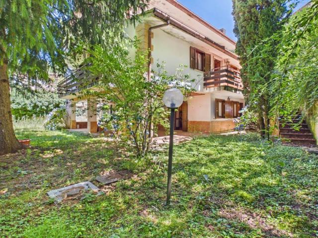 Villa in vendita a Jenne RM