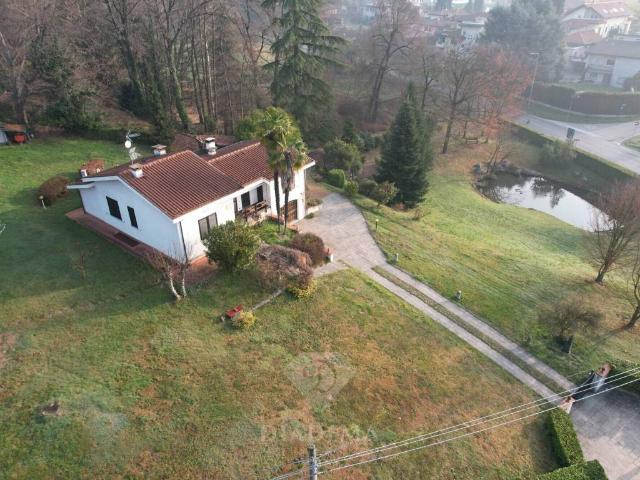 Villa in vendita a Jerago con Orago VA