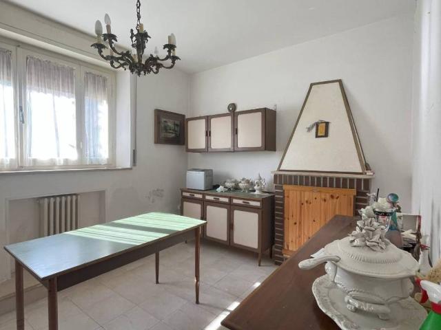 Villa in vendita a Jesi AN