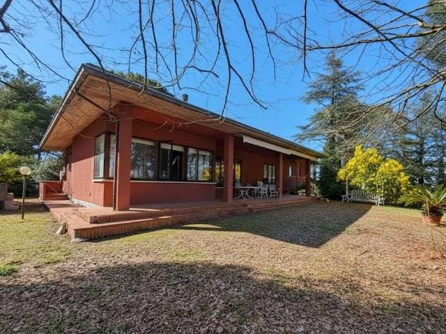 Villa in vendita a Jesi AN