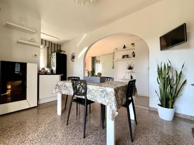 Villa in vendita a Jesi AN
