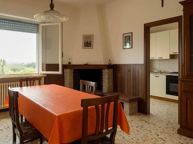 Villa in vendita a Jesi AN