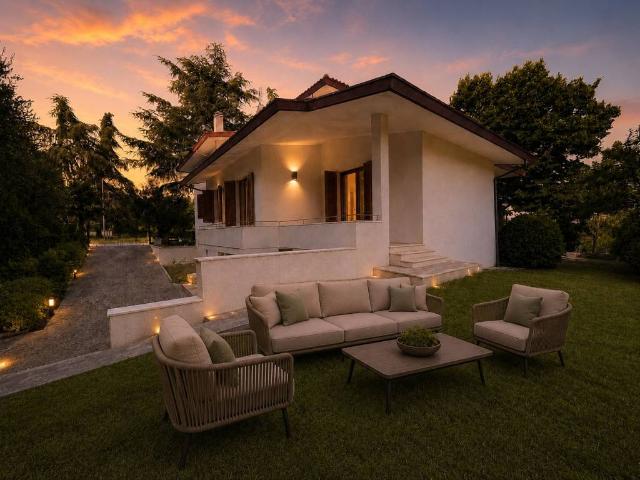 Villa in vendita a Jesi AN