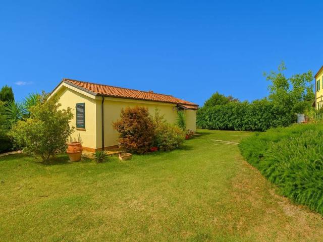 Villa in vendita a Jesi AN