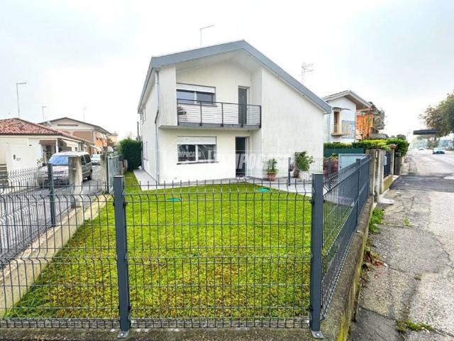 Casa indipendente in vendita a Jesolo VE