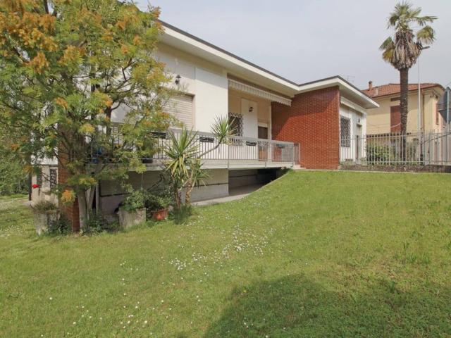 Villa in vendita a Ome BS